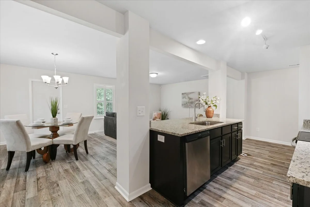4225 Meadowview Lane listing photo 29